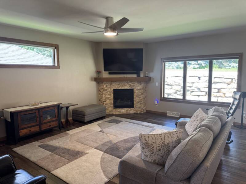 3346 Stone Ridge Dr, Green Bay, WI 54313